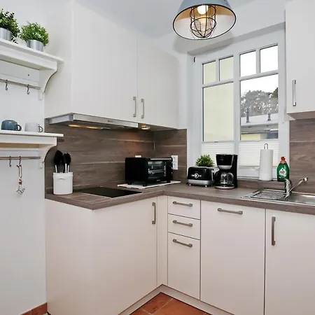 Apartment Ulmenschlosschen 03 Kuehlungsborn